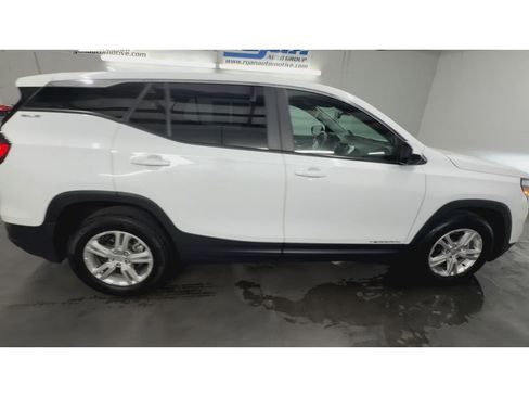 Certified 2024 GMC Terrain SLE FWD image 9