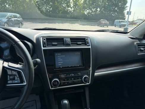 Used 2018 Subaru Outback 3.6R Limited AWD/4WD image 15