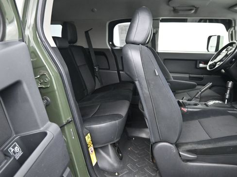 Used 2012 Toyota FJ Cruiser 4WD w/ Convenience Pkg image 12