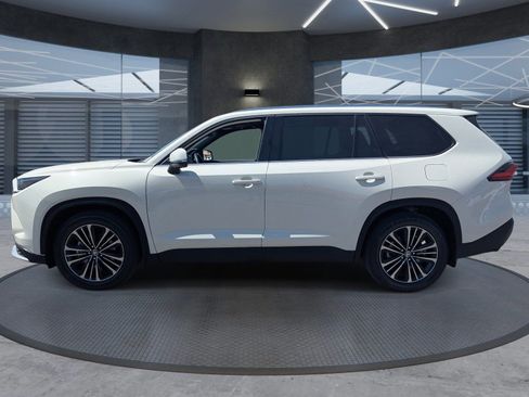 Used 2024 Toyota Grand Highlander AWD Hybrid image 3