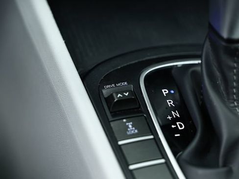 Used 2024 Hyundai Kona SE AWD/4WD image 39