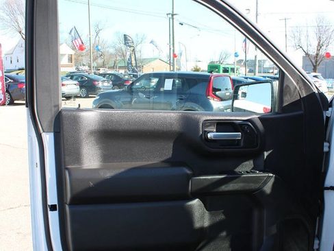 Used 2021 GMC Sierra 1500 4x4 Regular Cab w/ Convenience Package image 9