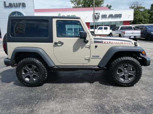 Used 2017 Jeep Wrangler Rubicon AWD/4WD image 4