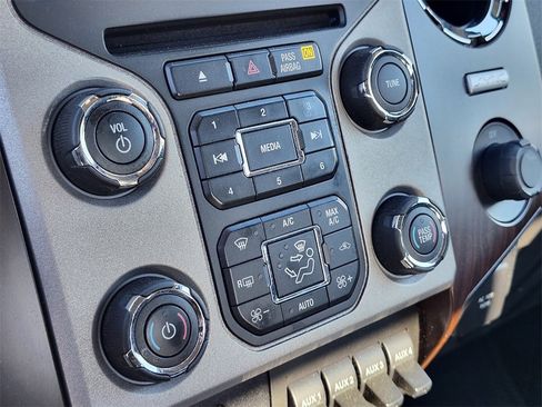 Used 2016 Ford F250 Lariat w/ Lariat Interior Package image 22