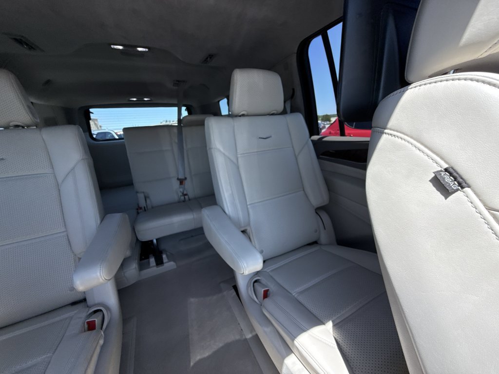 Used 2024 Cadillac Escalade ESV Sport Platinum AWD/4WD image 16