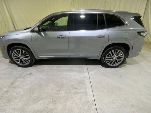 Certified 2025 Buick Enclave Avenir AWD/4WD image 7