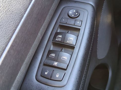 Used 2018 Jeep Grand Cherokee Laredo image 22