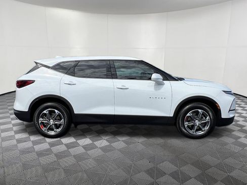 Used 2025 Chevrolet Blazer LT w/ Driver Confidence Package AWD/4WD image 7
