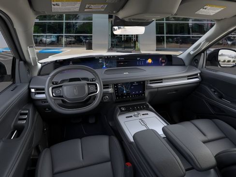 New 2026 Lincoln Navigator L Premier AWD/4WD image 9
