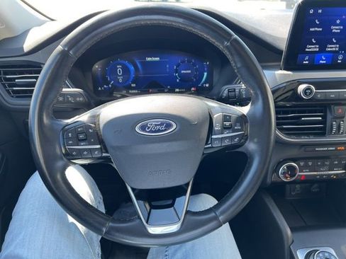 Used 2022 Ford Escape Titanium AWD/4WD image 16