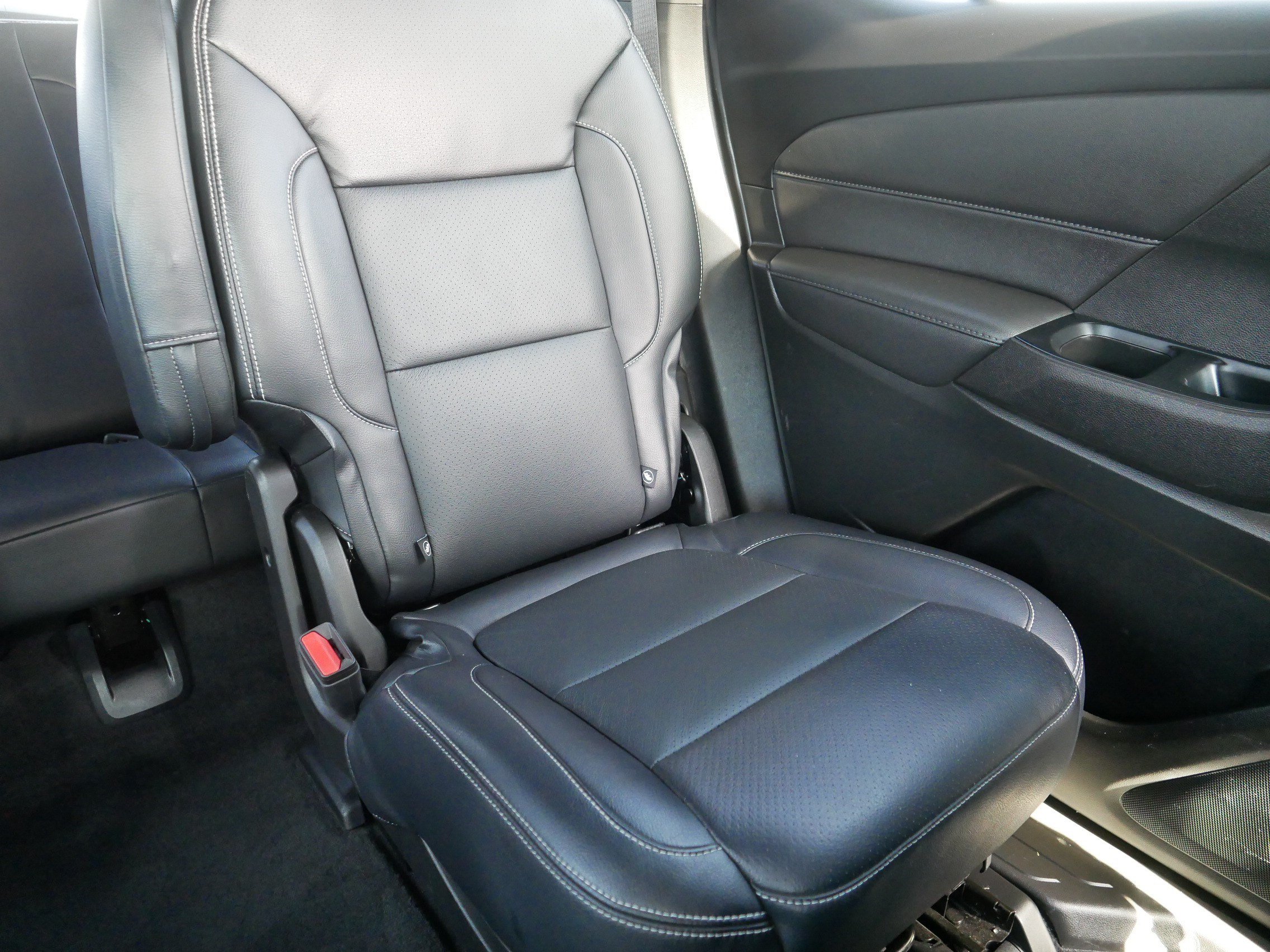 Used 2023 Chevrolet Traverse LT AWD/4WD image 14