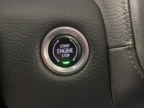 Used 2021 GMC Yukon XL Denali w/ Denali Premium Package AWD/4WD image 22