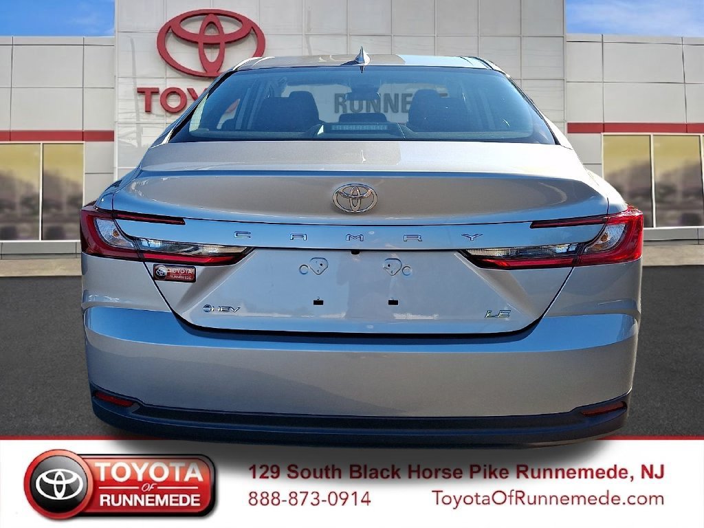 Certified 2025 Toyota Camry LE FWD image 5