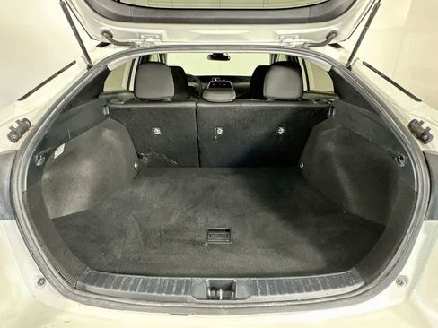 Used 2020 Toyota Prius LE FWD image 20