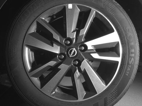 Used 2025 Nissan Versa SV FWD image 14