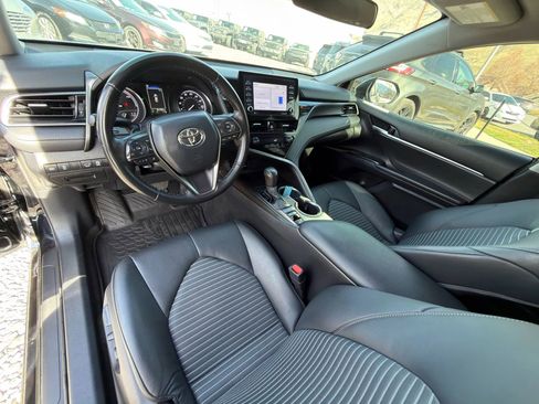Used 2023 Toyota Camry SE image 19