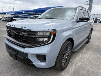 New 2026 Ford Expedition Platinum w/ Stealth Appearance Package