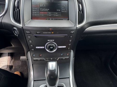 Used 2015 Ford Edge Titanium w/ Equipment Group 302A AWD/4WD image 13