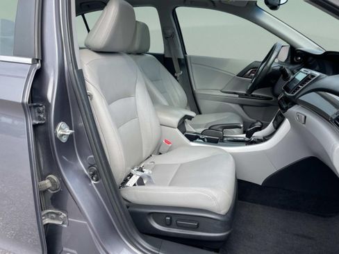 Used 2017 Honda Accord EX-L image 19