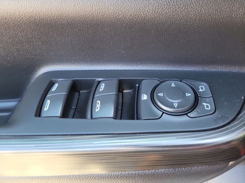 Used 2023 GMC Acadia SLT FWD image 21