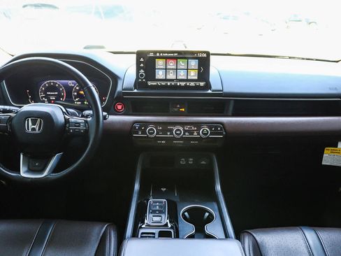 Used 2024 Honda Pilot Elite image 15