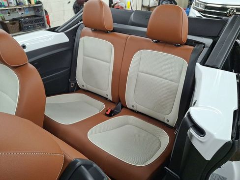 Used 2015 Volkswagen Beetle 1.8T image 9