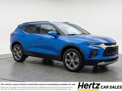Used 2025 Chevrolet Blazer LT image 1