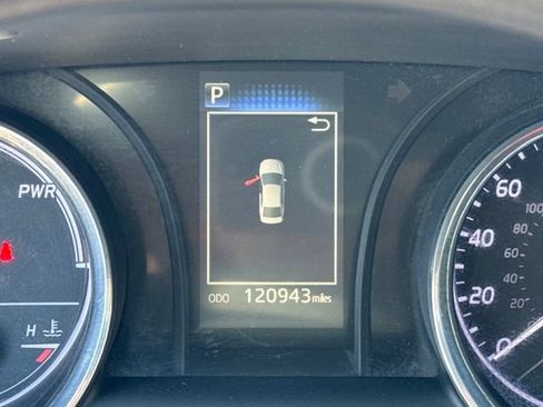 Used 2019 Toyota Camry LE image 17