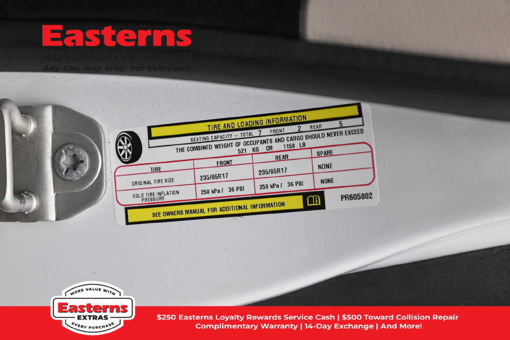 Used 2023 Chrysler Pacifica Touring-L FWD image 38