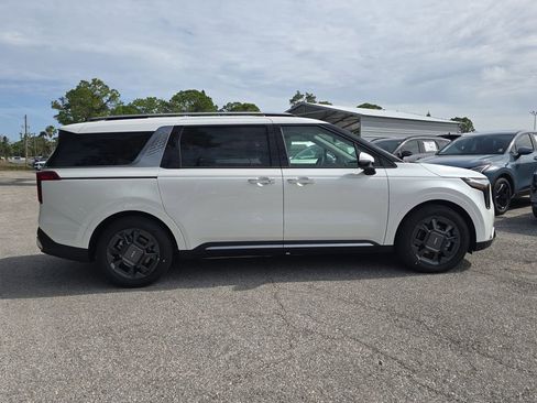 New 2026 Kia Carnival SX FWD image 9