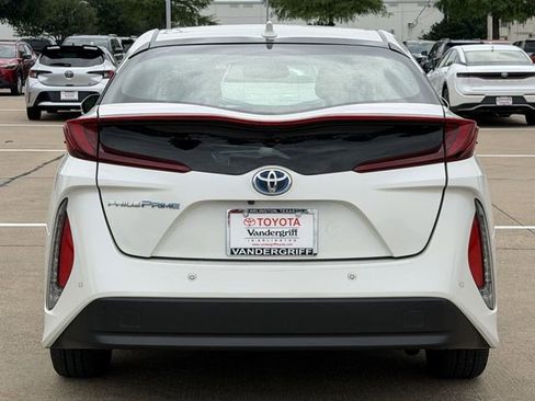 Used 2018 Toyota Prius Prime Advanced FWD image 5