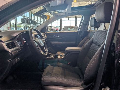 Used 2023 GMC Acadia SLE w/ Driver Convenience Package AWD/4WD image 13