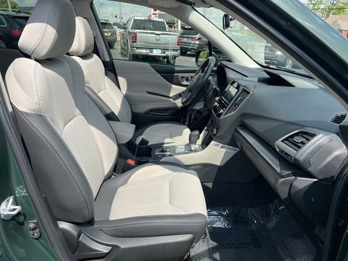 Used 2024 Subaru Forester Premium AWD/4WD image 30