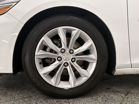 Used 2021 Chevrolet Malibu LT FWD image 12