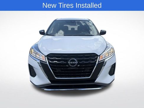 Used 2024 Nissan Kicks S FWD image 2