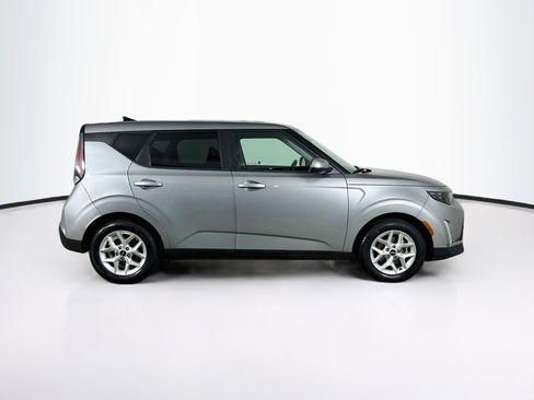 Used 2024 Kia Soul LX w/ Option Group 015 FWD image 10