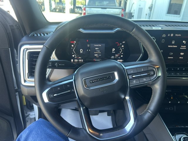 Used 2024 GMC Canyon Denali AWD/4WD image 32
