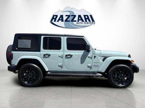 Used 2023 Jeep Wrangler Unlimited Sahara w/ Dual Top Group AWD/4WD image 2