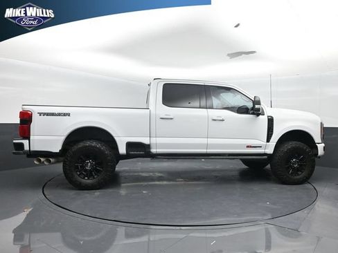 Used 2023 Ford F250 XLT w/ Black Appearance Package AWD/4WD image 8