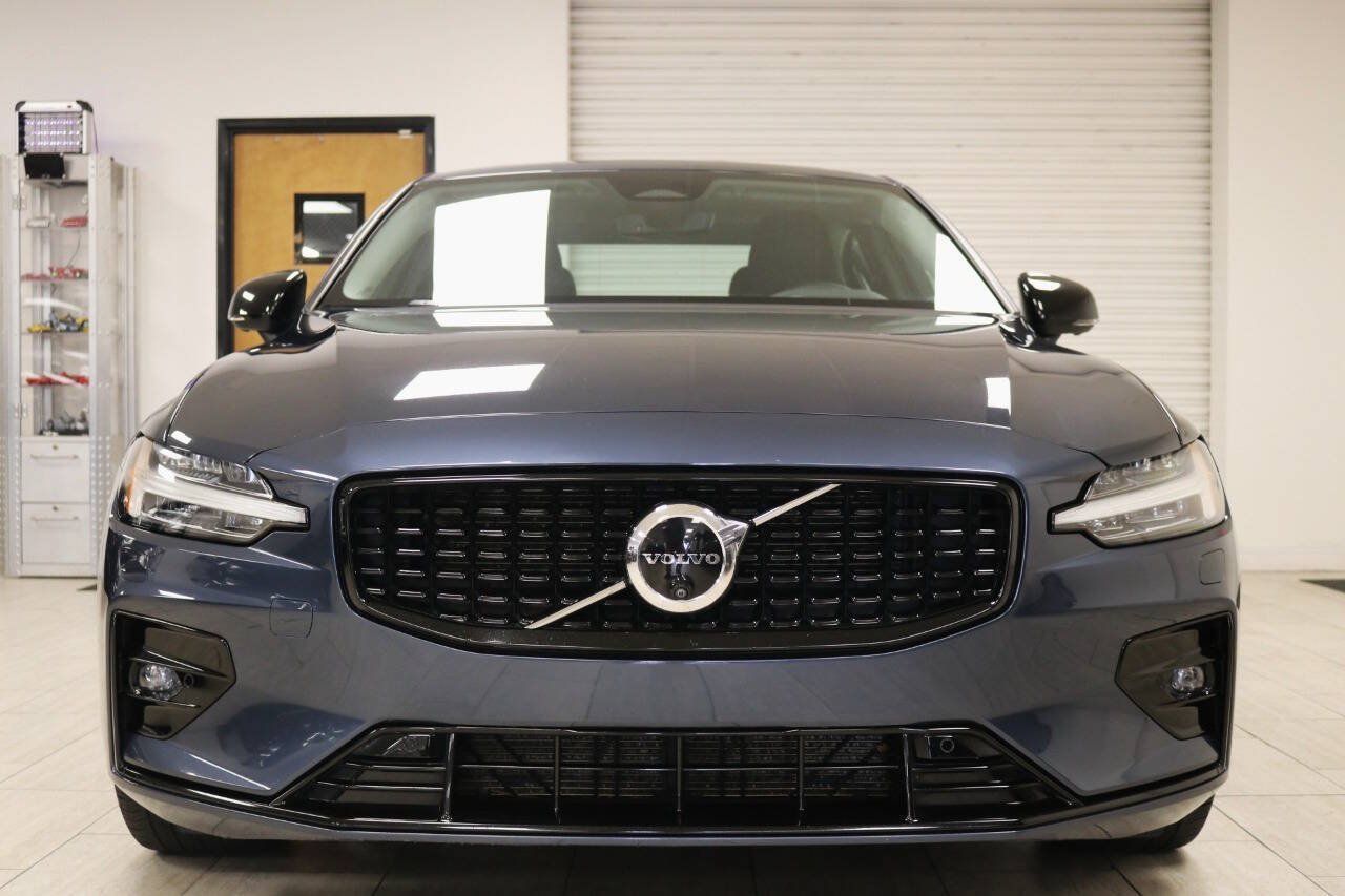 Used 2024 Volvo S60 B5 Plus FWD image 3