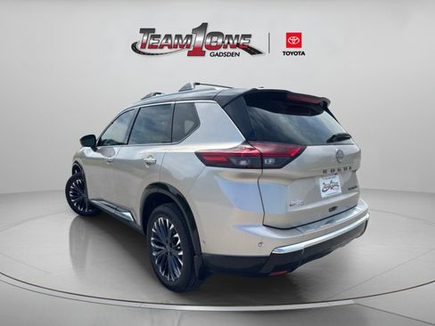 Used 2025 Nissan Rogue Platinum w/ Platinum Premium Package FWD image 5