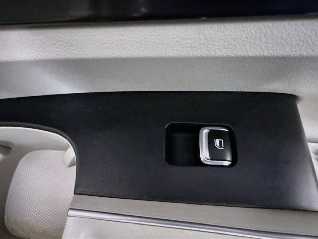 Used 2025 Kia Sorento S w/ Panoramic Sunroof Package FWD image 30