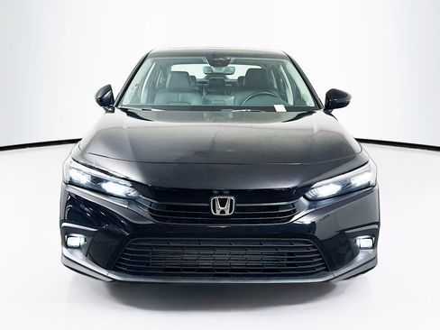 Used 2024 Honda Civic Touring image 2