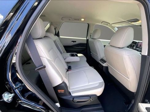 New 2026 Nissan Pathfinder SL AWD/4WD image 10
