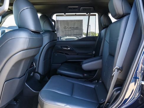 New 2026 Lexus GX 550 AWD/4WD image 21