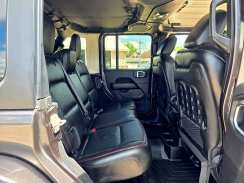 Used 2021 Jeep Wrangler Unlimited Rubicon image 24