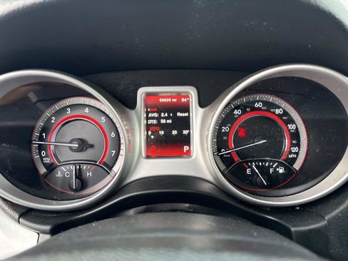 Used 2018 Dodge Journey SE image 26