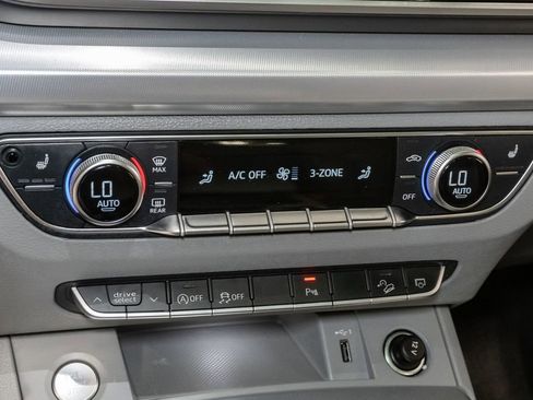 Used 2024 Audi Q5 2.0T Premium w/ Summer of Audi Package AWD/4WD image 19