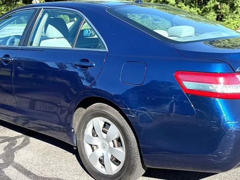 Used 2011 Toyota Camry LE FWD image 7