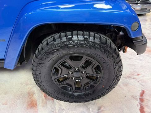 Used 2016 Jeep Wrangler Unlimited Sahara AWD/4WD image 37